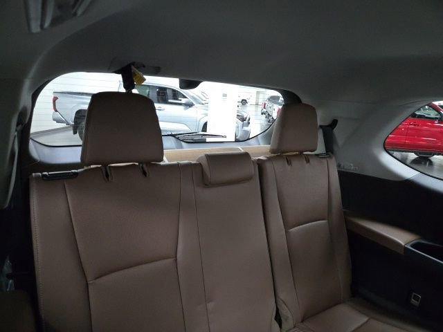 New 2026 Toyota Grand Highlander Platinum image 14