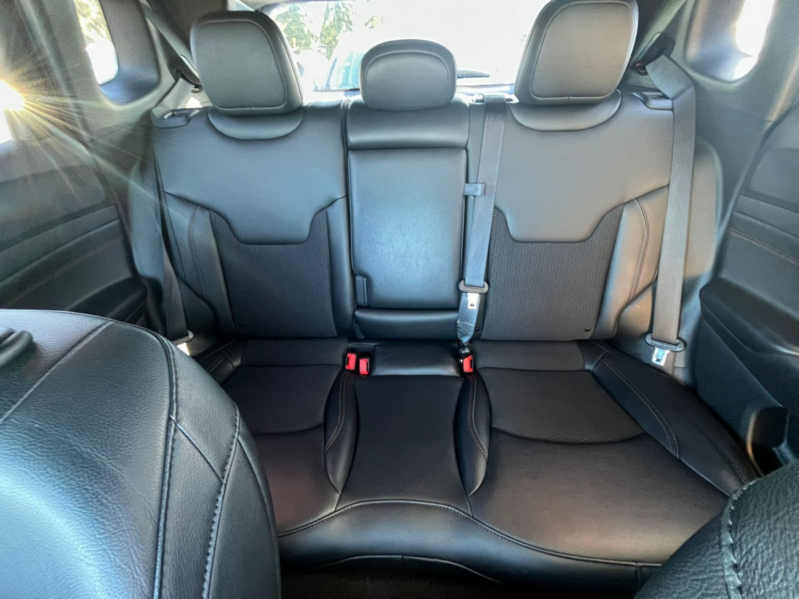 Used 2025 Jeep Compass Trailhawk AWD/4WD image 37