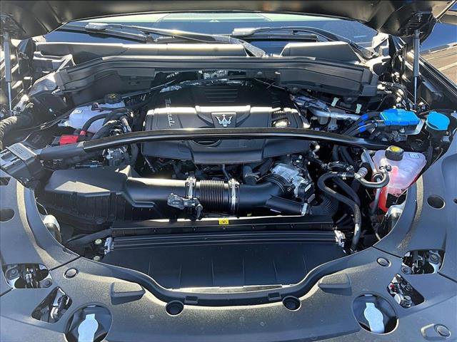 Used 2025 Maserati Grecale Modena image 11