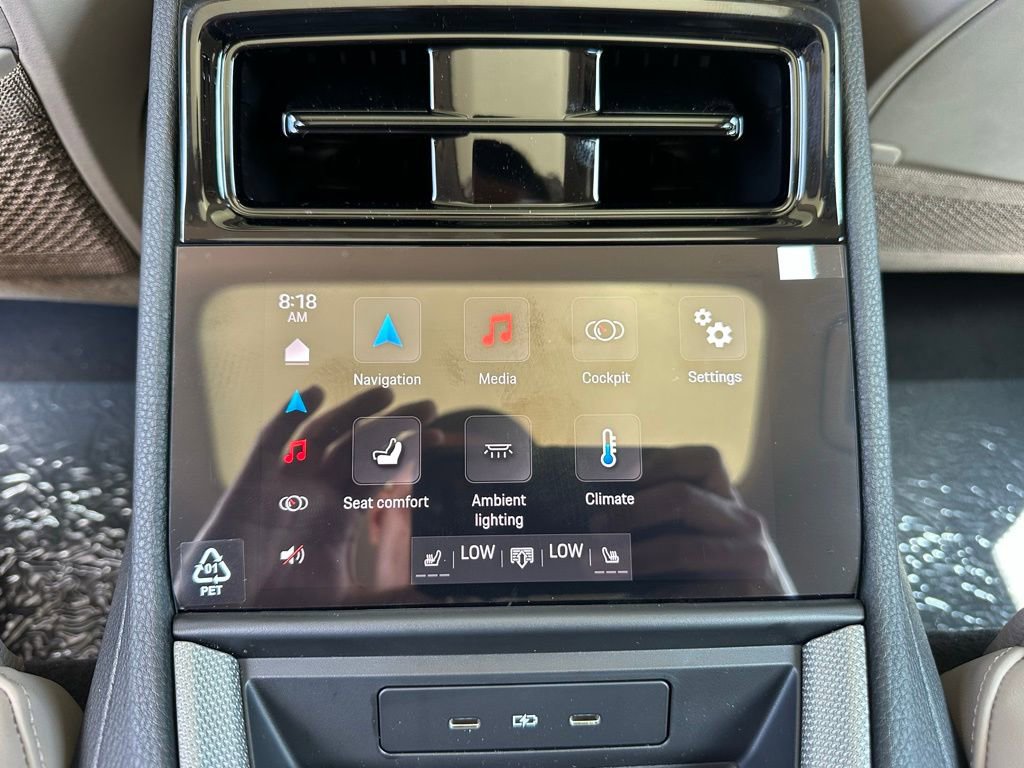 Used 2025 Porsche Panamera image 33