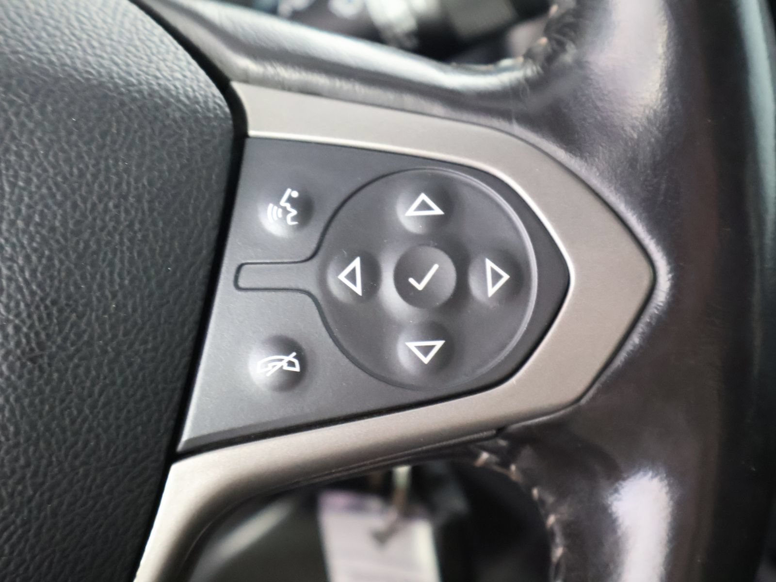 Used 2019 Chevrolet Colorado Z71 AWD/4WD image 32