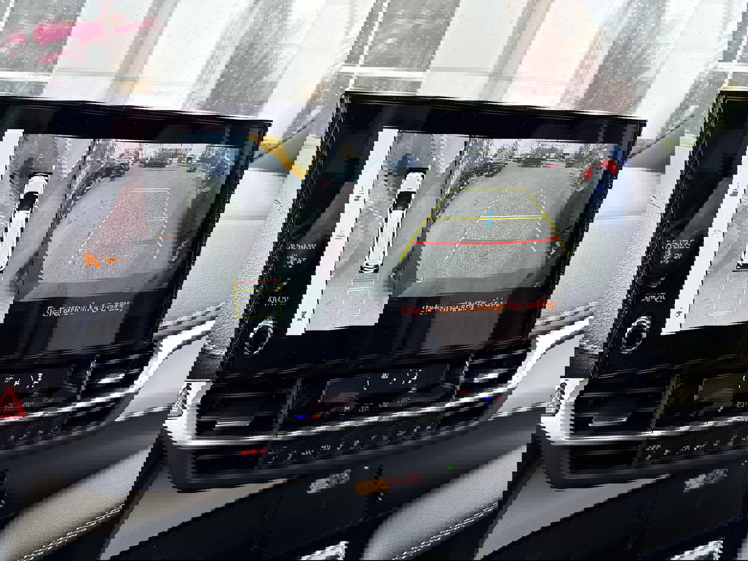 Used 2025 Toyota Sienna Platinum image 46