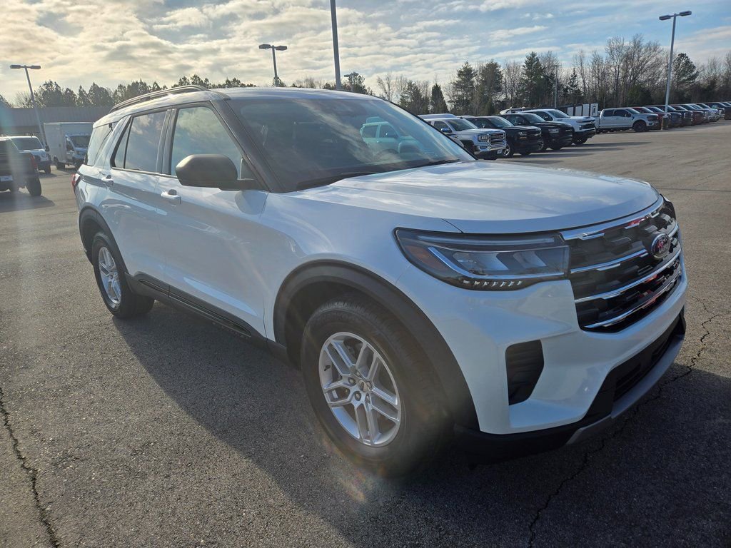New 2026 Ford Explorer Active image 2