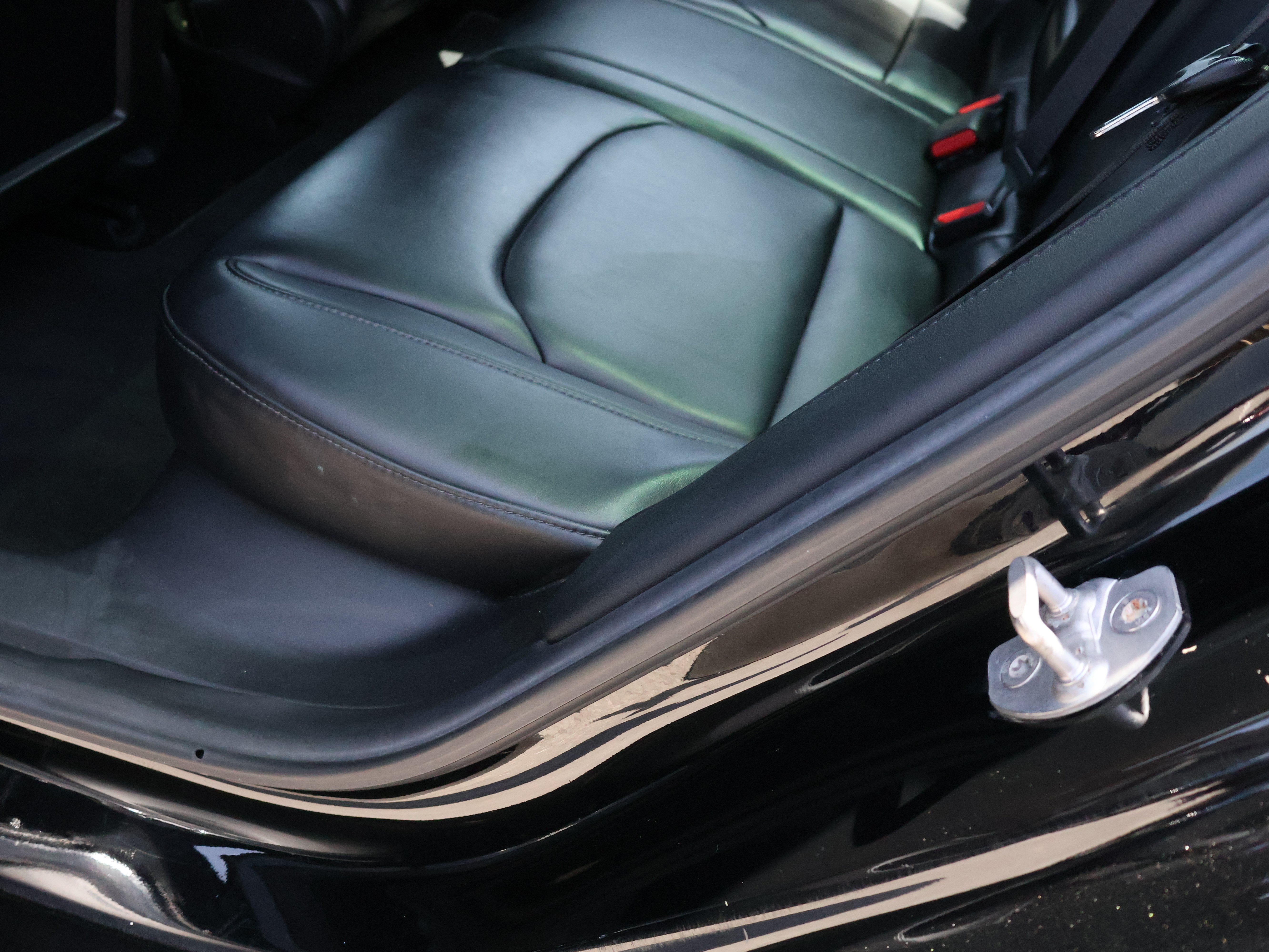 Used 2018 Tesla Model 3 Mid Range RWD image 17