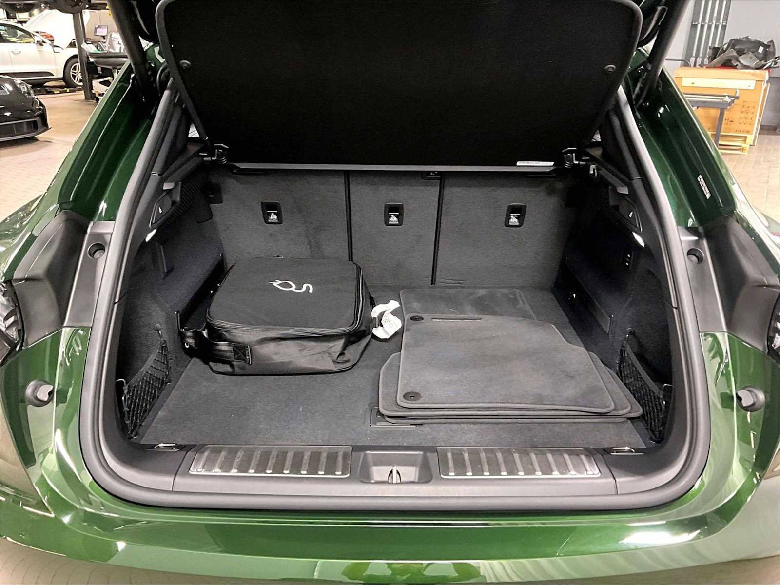 Used 2025 Porsche Macan 4S Electric image 39