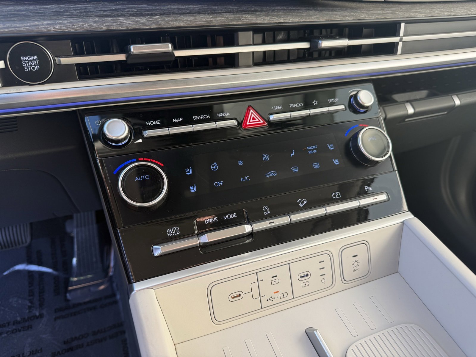 Used 2024 Hyundai Santa Fe Limited image 20