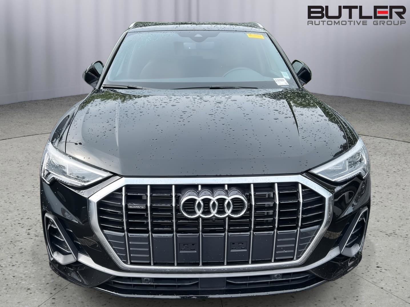 Used 2025 Audi Q3 2.0T Premium Plus w/ Premium Plus Package AWD/4WD image 2