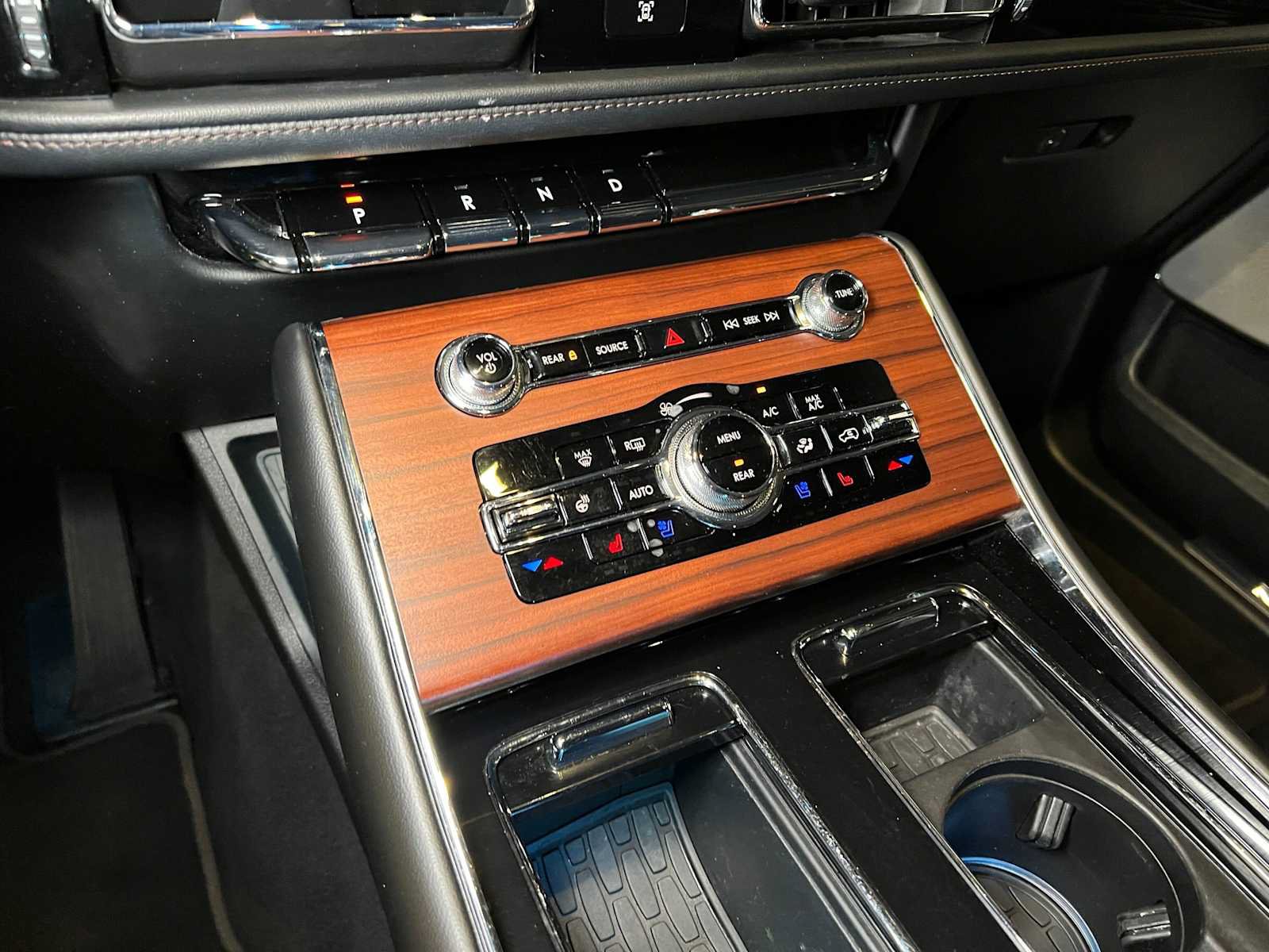 Used 2023 Lincoln Aviator Grand Touring w/ Equipment Group 301A AWD/4WD image 36