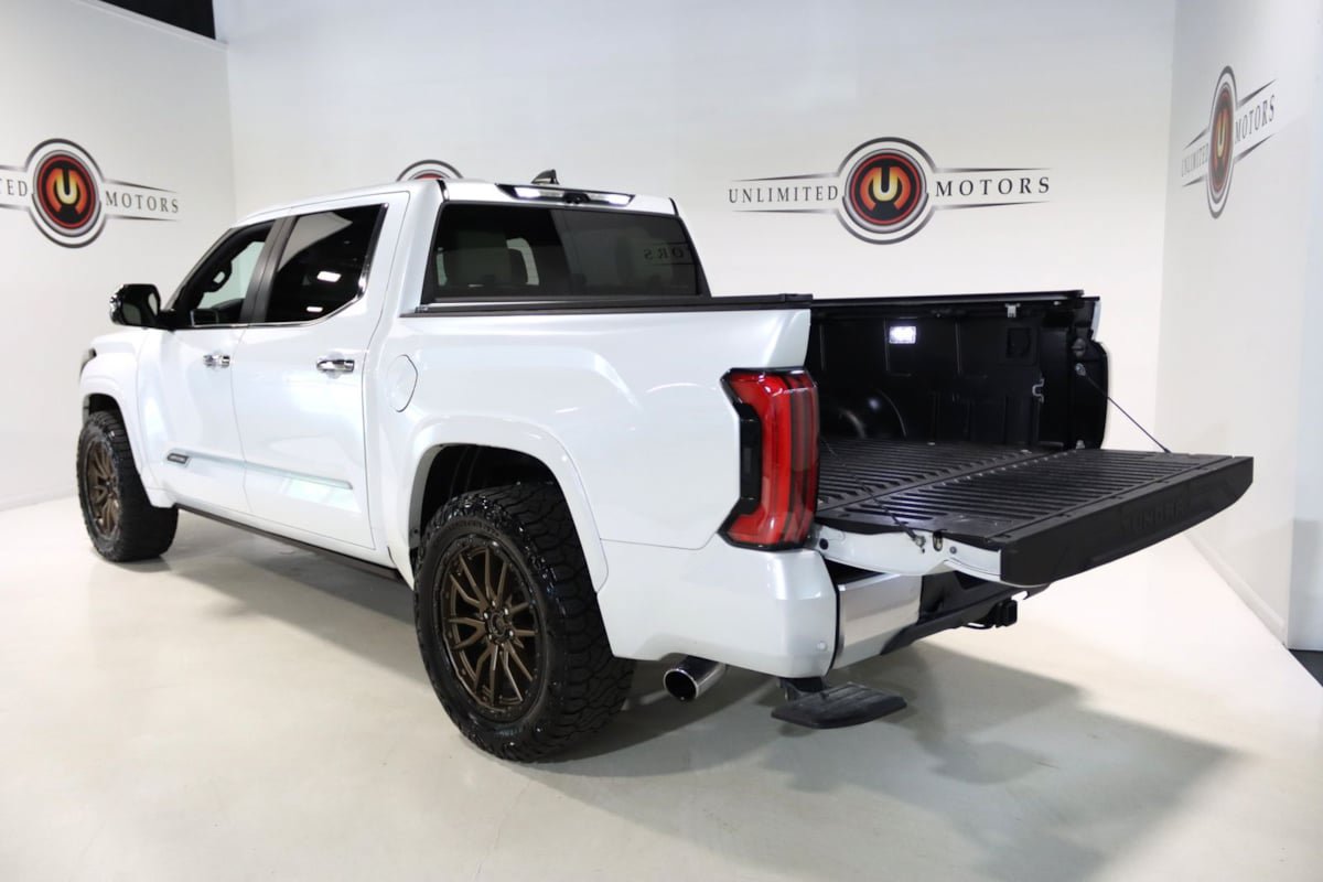 Used 2024 Toyota Tundra Capstone AWD/4WD image 32