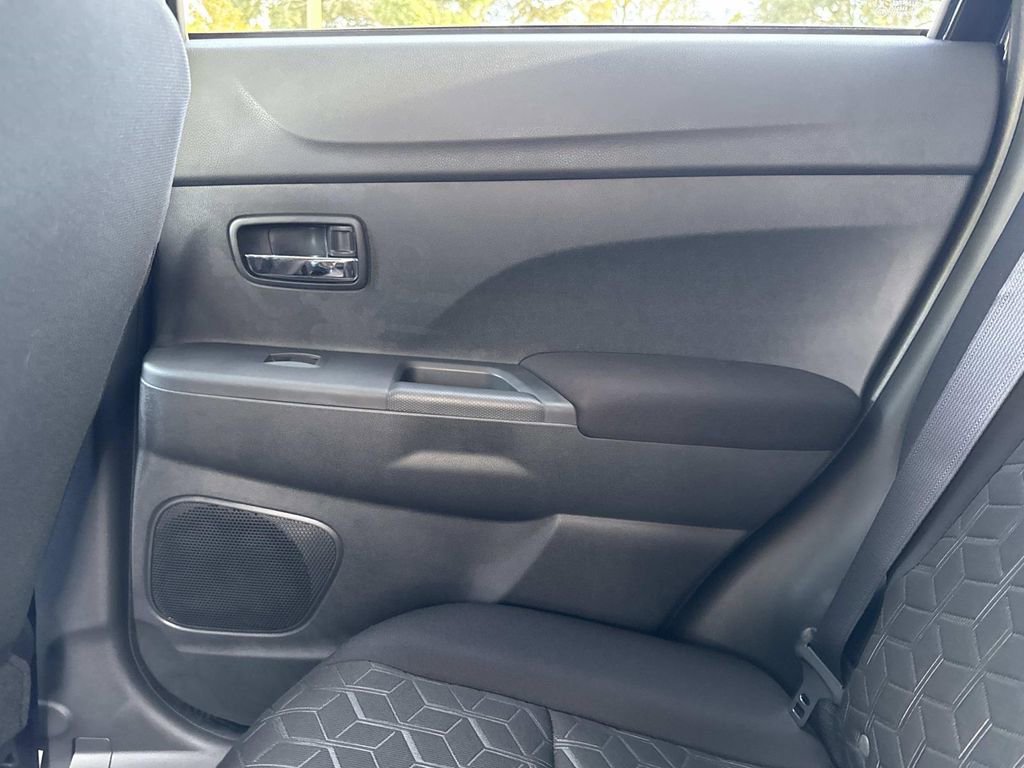 Used 2025 Mitsubishi Outlander Sport ES image 15