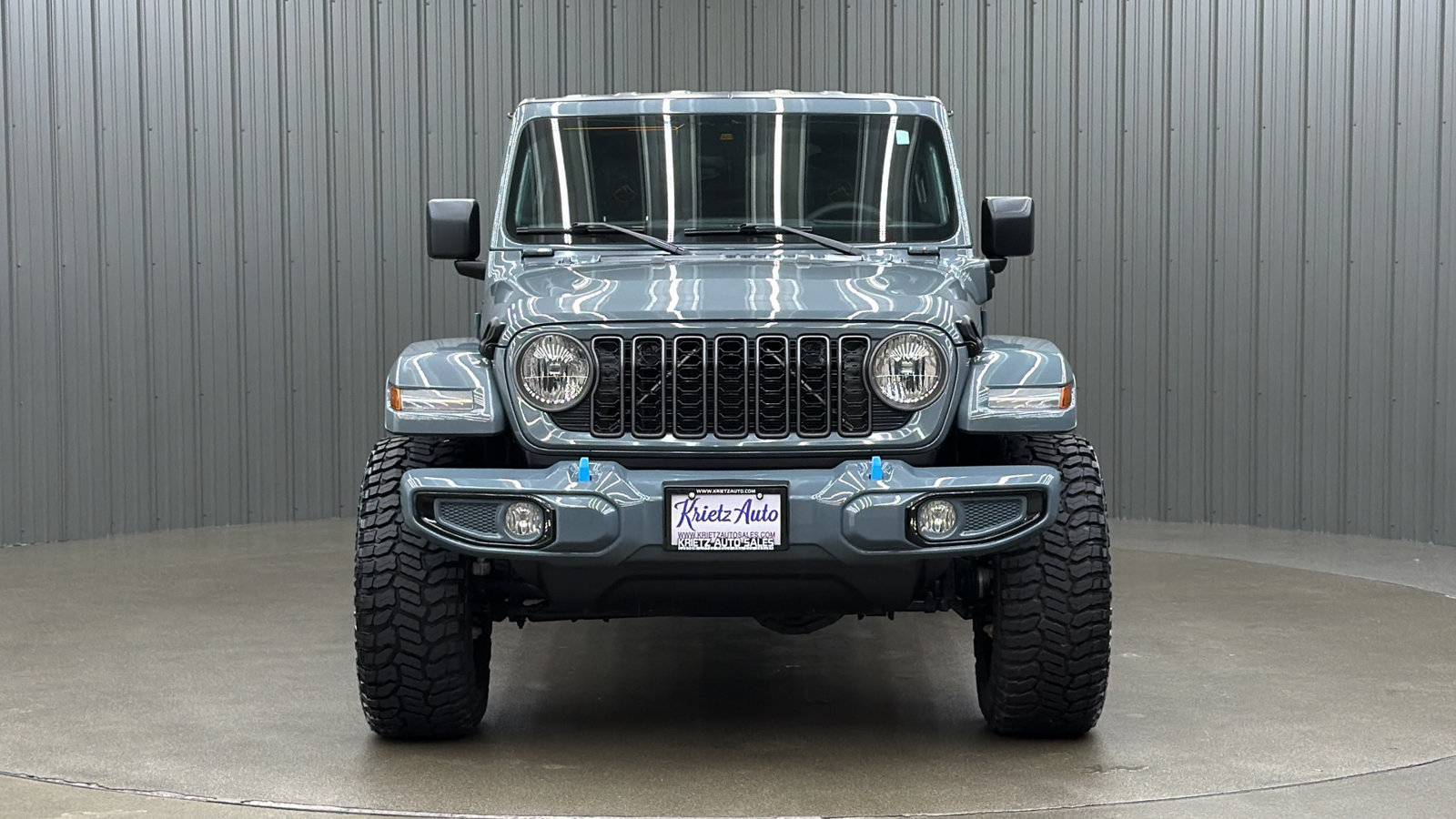 Used 2024 Jeep Wrangler Unlimited w/ Convenience Group AWD/4WD image 8
