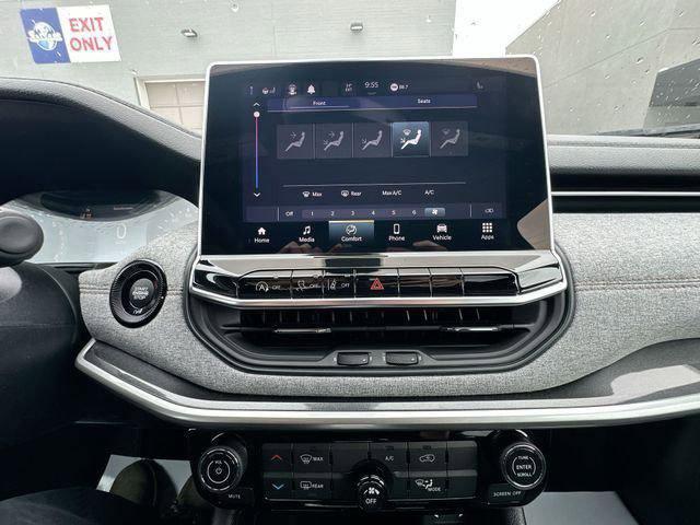 Certified 2023 Jeep Compass Latitude image 20