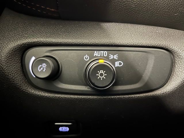 Used 2019 Chevrolet Blazer Premier w/ Sun and Wheels Package image 17