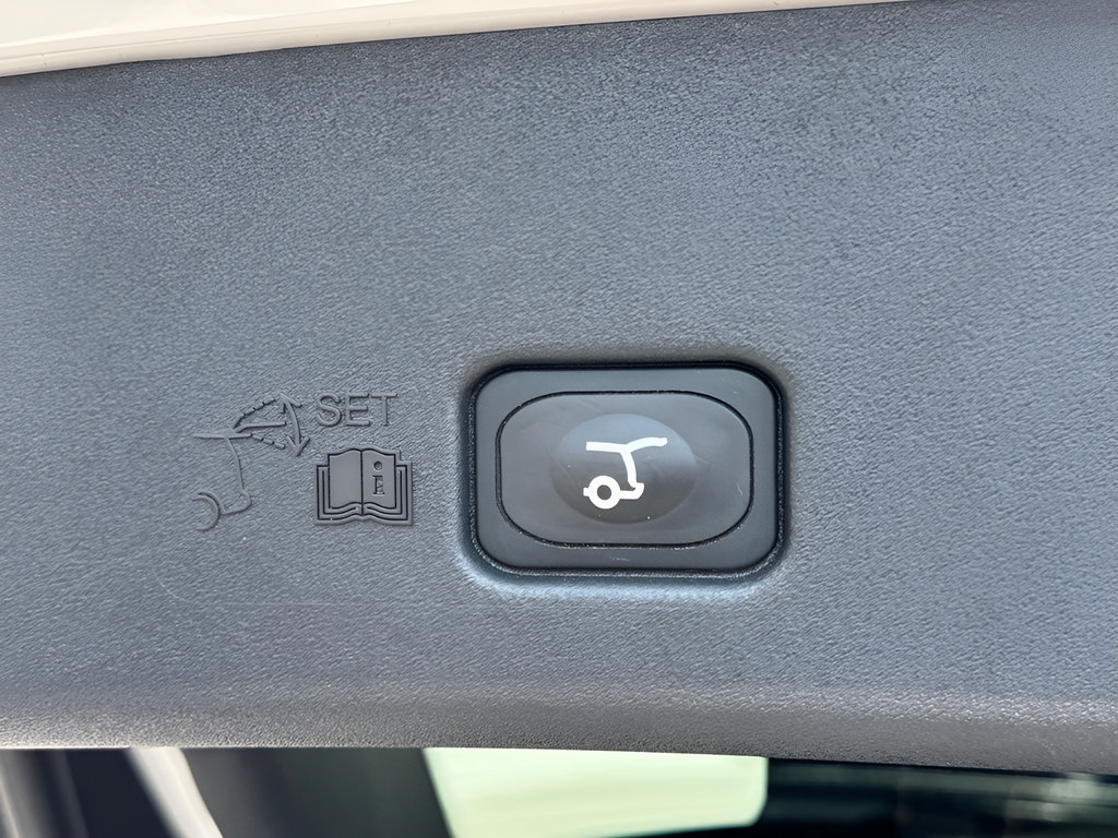 Used 2024 Lincoln Nautilus Premier w/ Jet Appearance Package AWD/4WD image 41