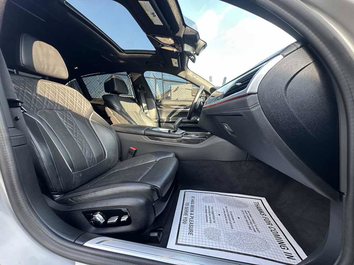 Used 2022 BMW 750i xDrive w/ Luxury Rear Seating Package AWD/4WD image 34