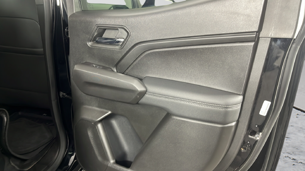 Used 2024 GMC Canyon Elevation w/ Elevation Premium Package AWD/4WD image 20