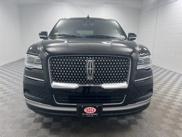 Used 2023 Lincoln Navigator L Reserve AWD/4WD image 3