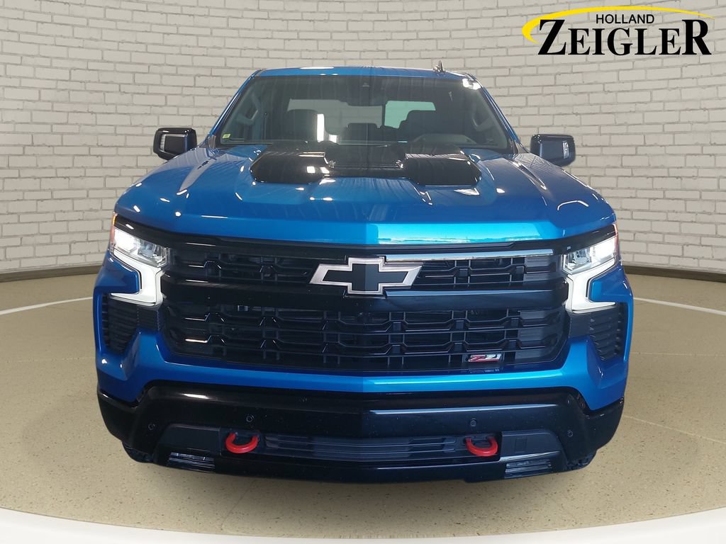 Used 2024 Chevrolet Silverado 1500 LT Trail Boss w/ LT Trail Boss Premium Package AWD/4WD image 2
