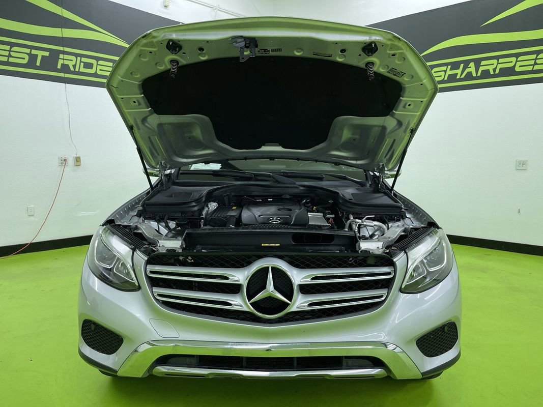 Used 2019 Mercedes-Benz GLC 300 4MATIC w/ Premium Package image 4