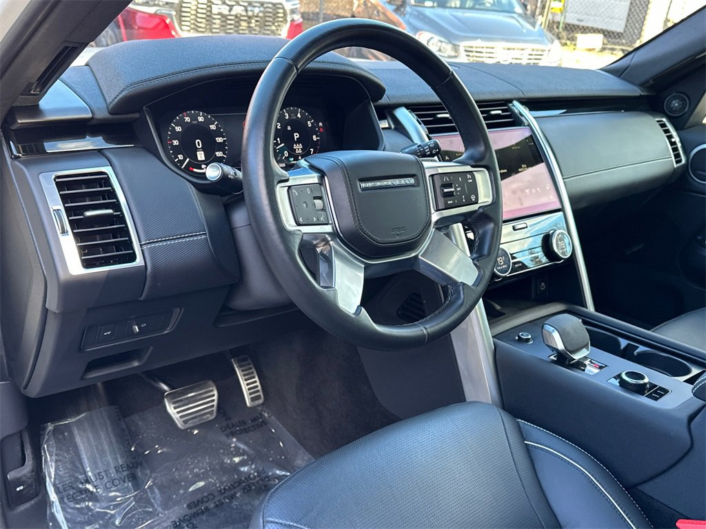 Used 2023 Land Rover Discovery Metropolitan Edition image 19