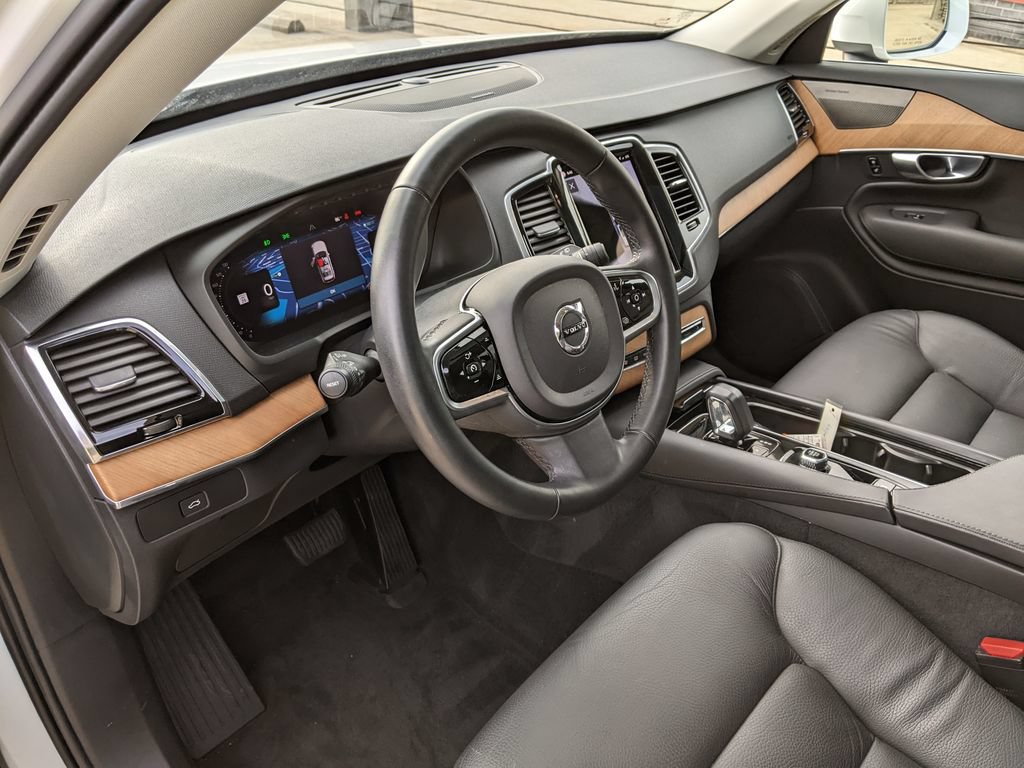 Certified 2024 Volvo XC90 B5 Plus w/ Protection Package Premier AWD/4WD image 8