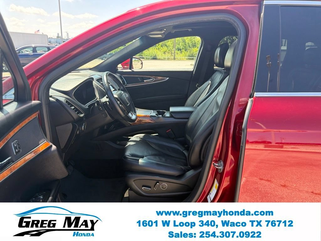 Used 2019 Lincoln Nautilus Select w/ Cargo Utility Package FWD image 11