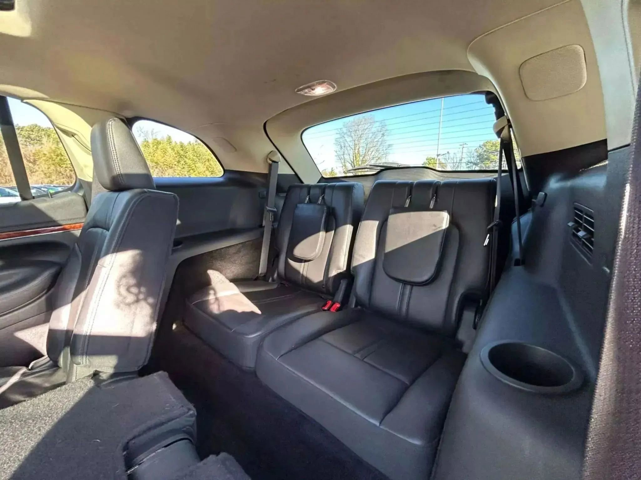 Used 2019 Lincoln MKT AWD image 32