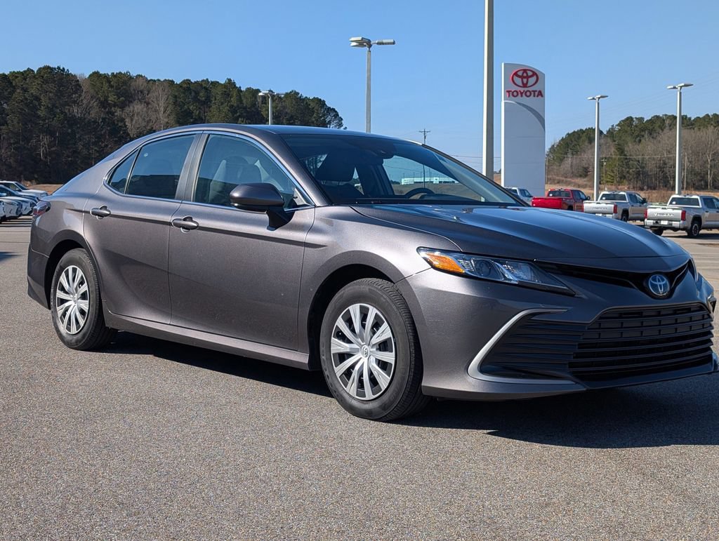 Used 2024 Toyota Camry LE FWD image 7