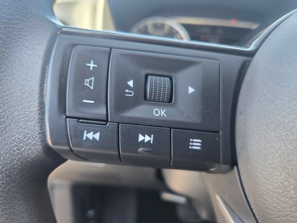 Used 2021 Nissan Rogue SV AWD/4WD image 16