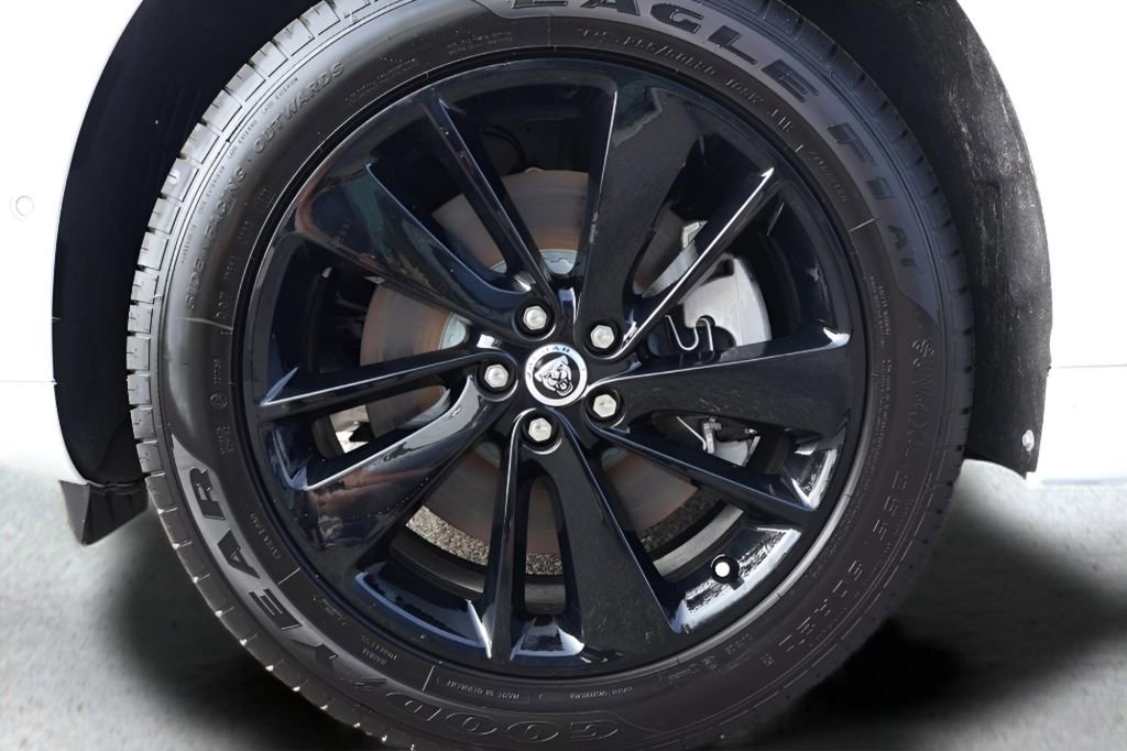 New 2026 Jaguar F-PACE R-Dynamic S AWD/4WD image 9