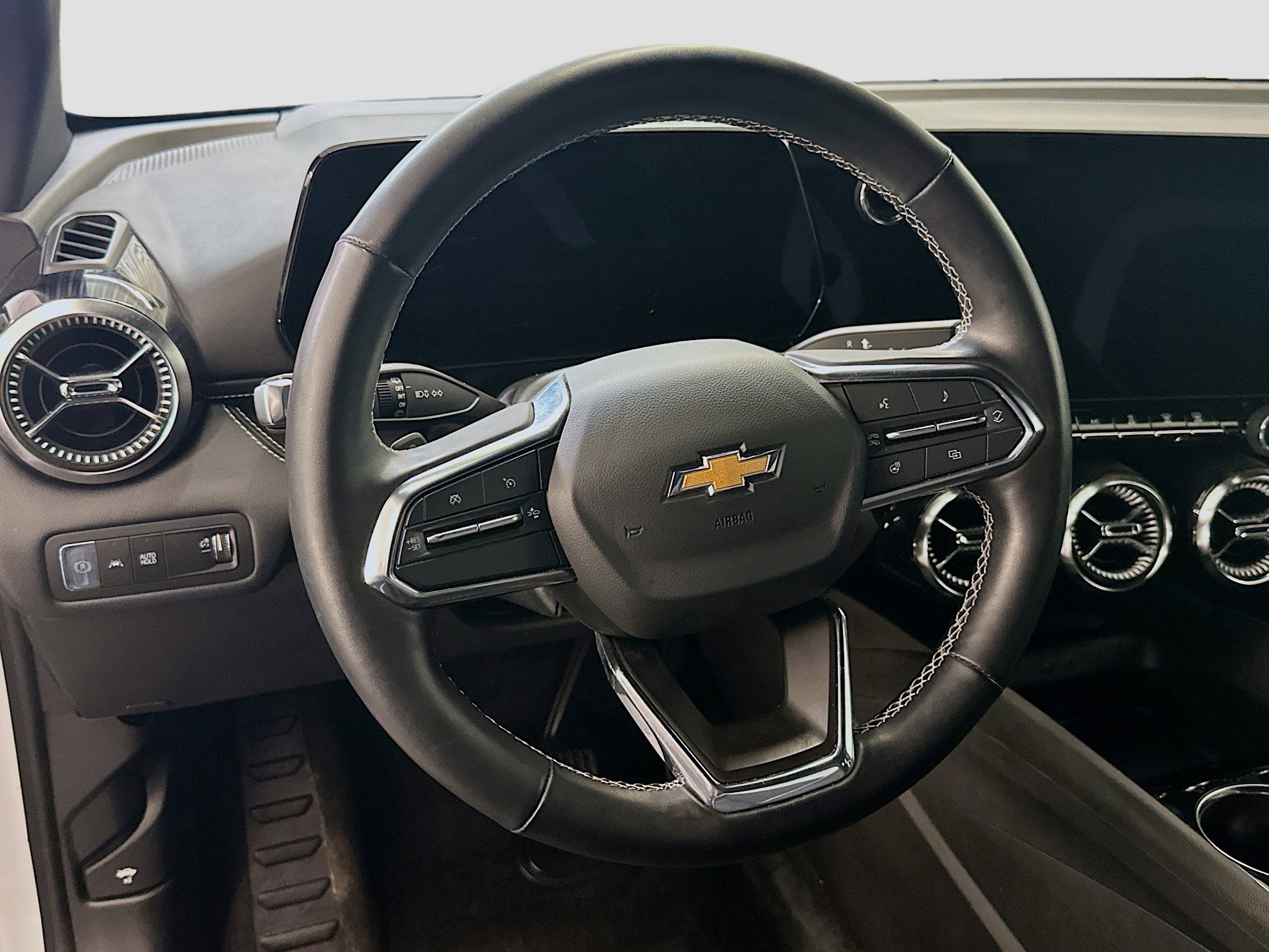 Used 2024 Chevrolet Blazer EV LT AWD/4WD image 18