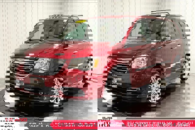 Used 2012 Chrysler Town & Country Limited w/ Luxury Group image 1