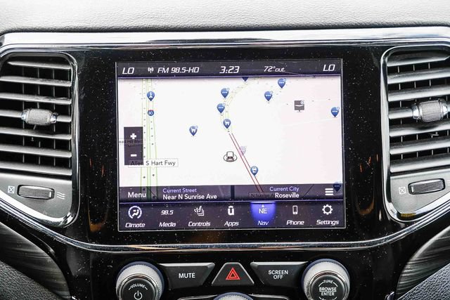 Used 2020 Jeep Grand Cherokee Altitude AWD/4WD image 14
