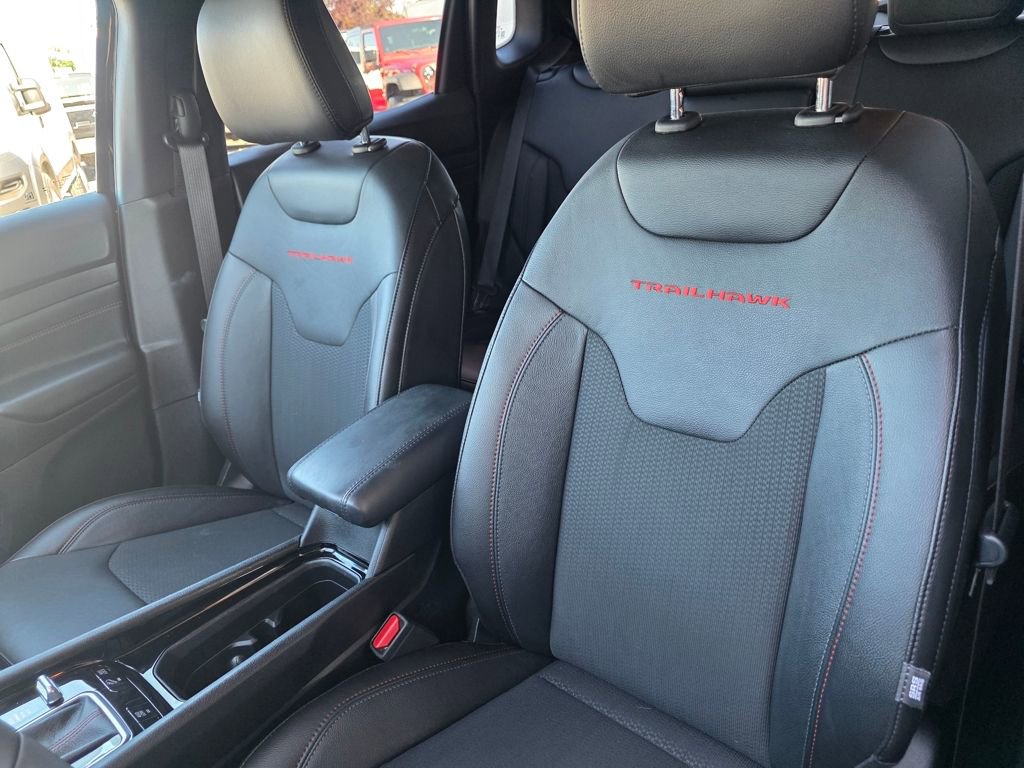 Used 2023 Jeep Compass Trailhawk image 11