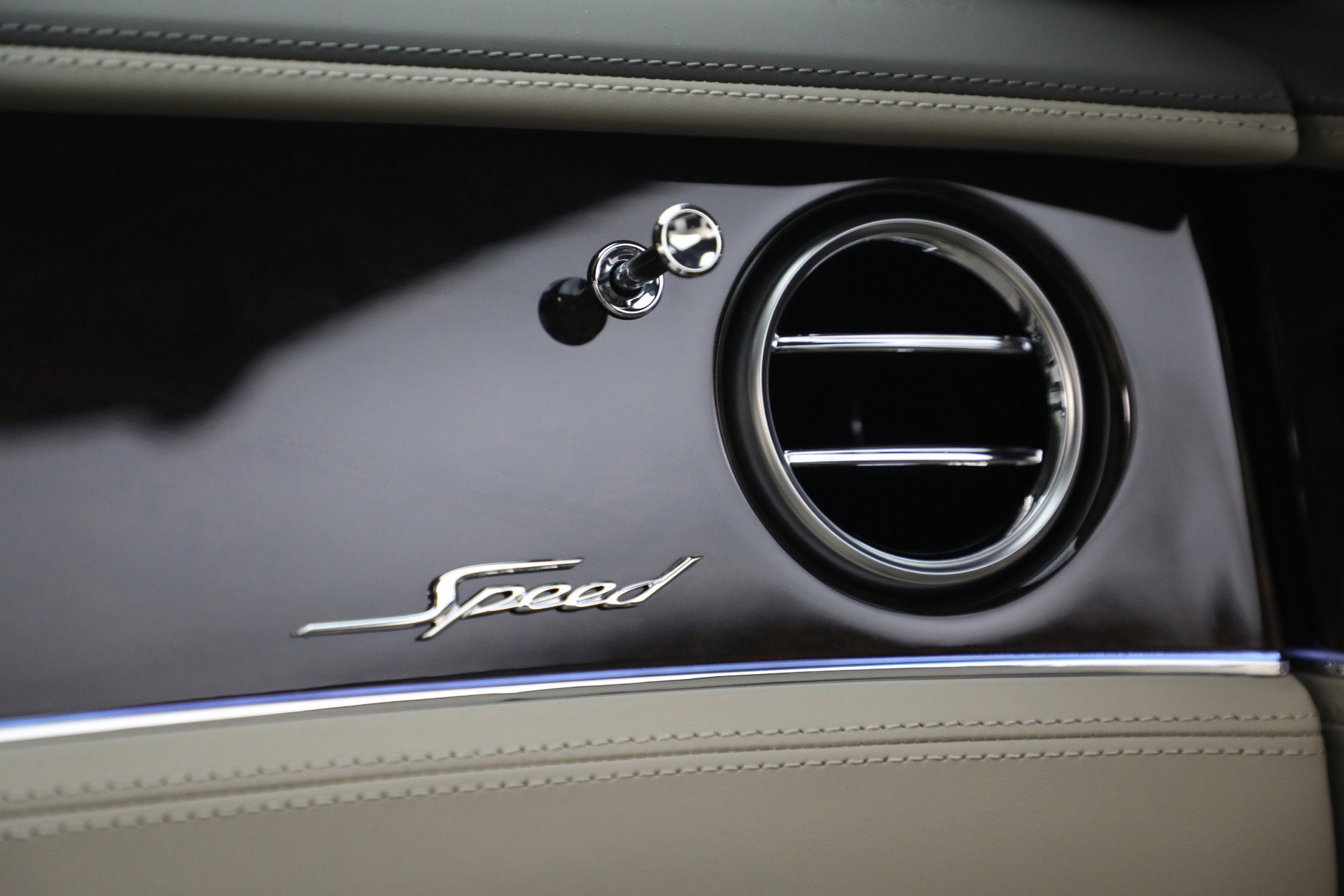 Used 2024 Bentley Continental GT Speed AWD/4WD image 37