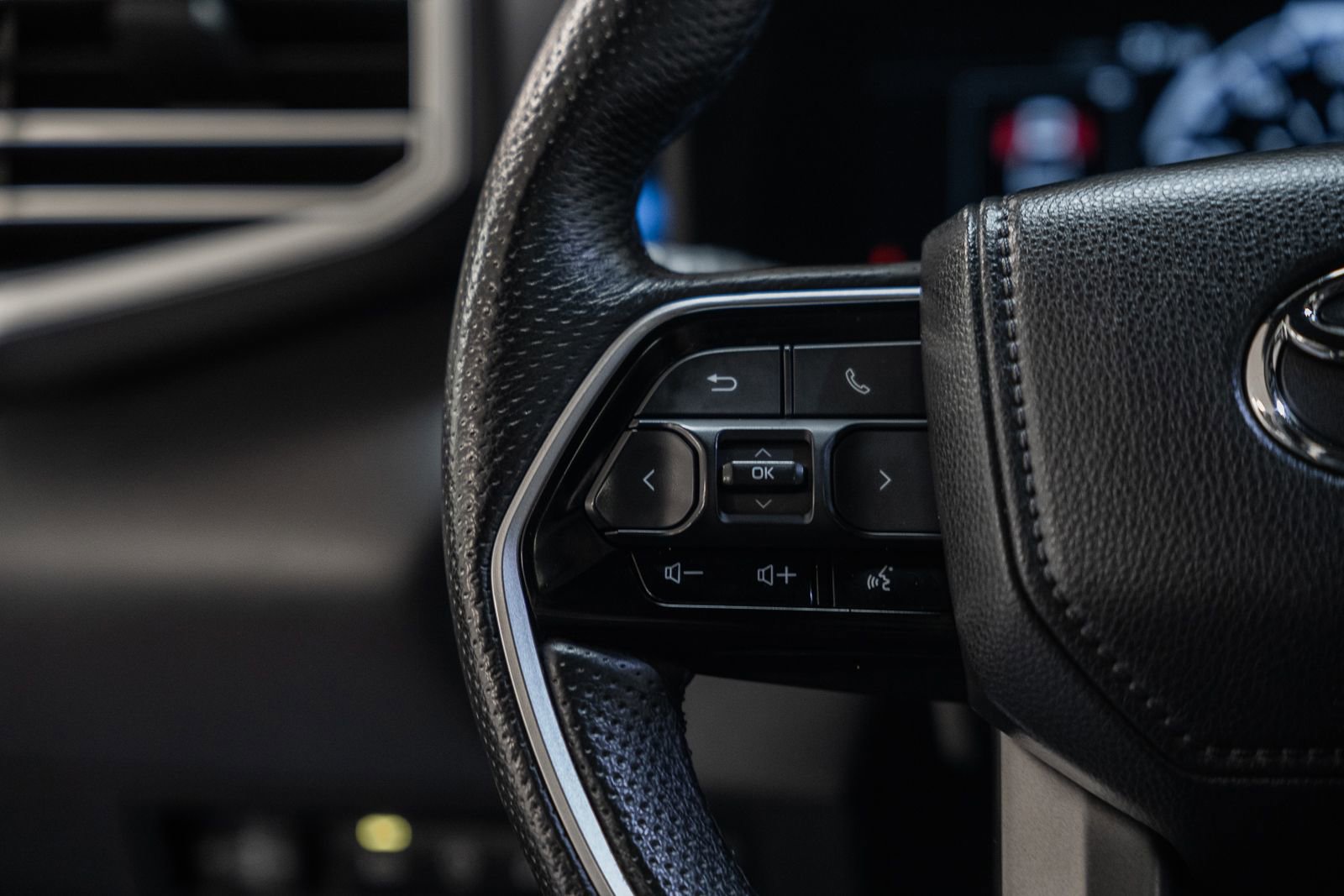 Used 2023 Toyota Tundra Platinum image 36