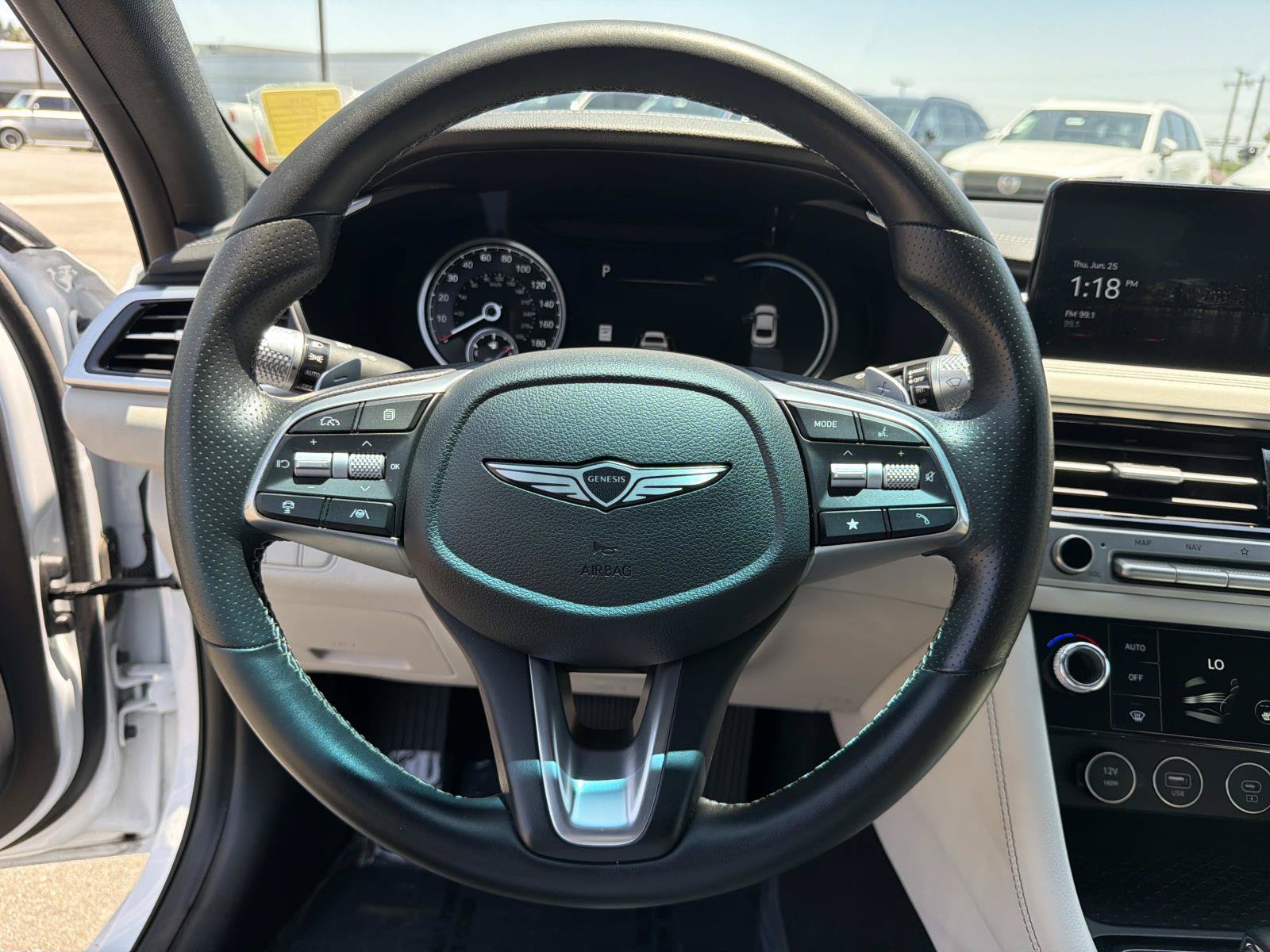 Used 2025 Genesis G70 2.5T RWD image 8