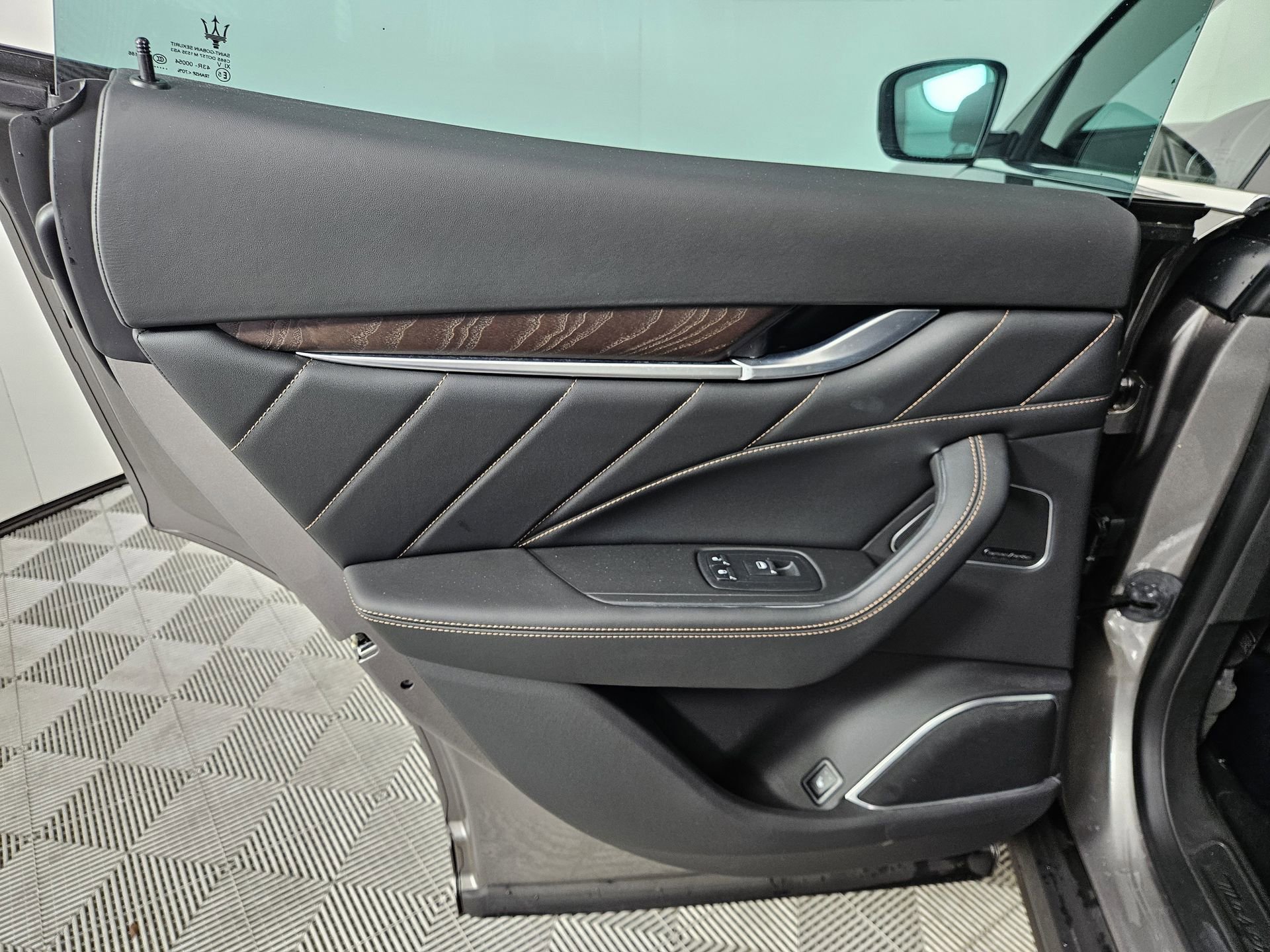 Used 2022 Maserati Levante Modena AWD/4WD image 38