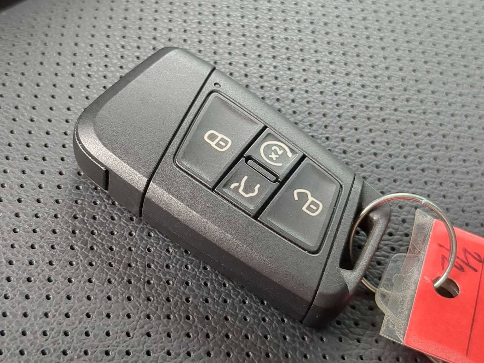 Used 2024 Volkswagen Jetta SEL image 37