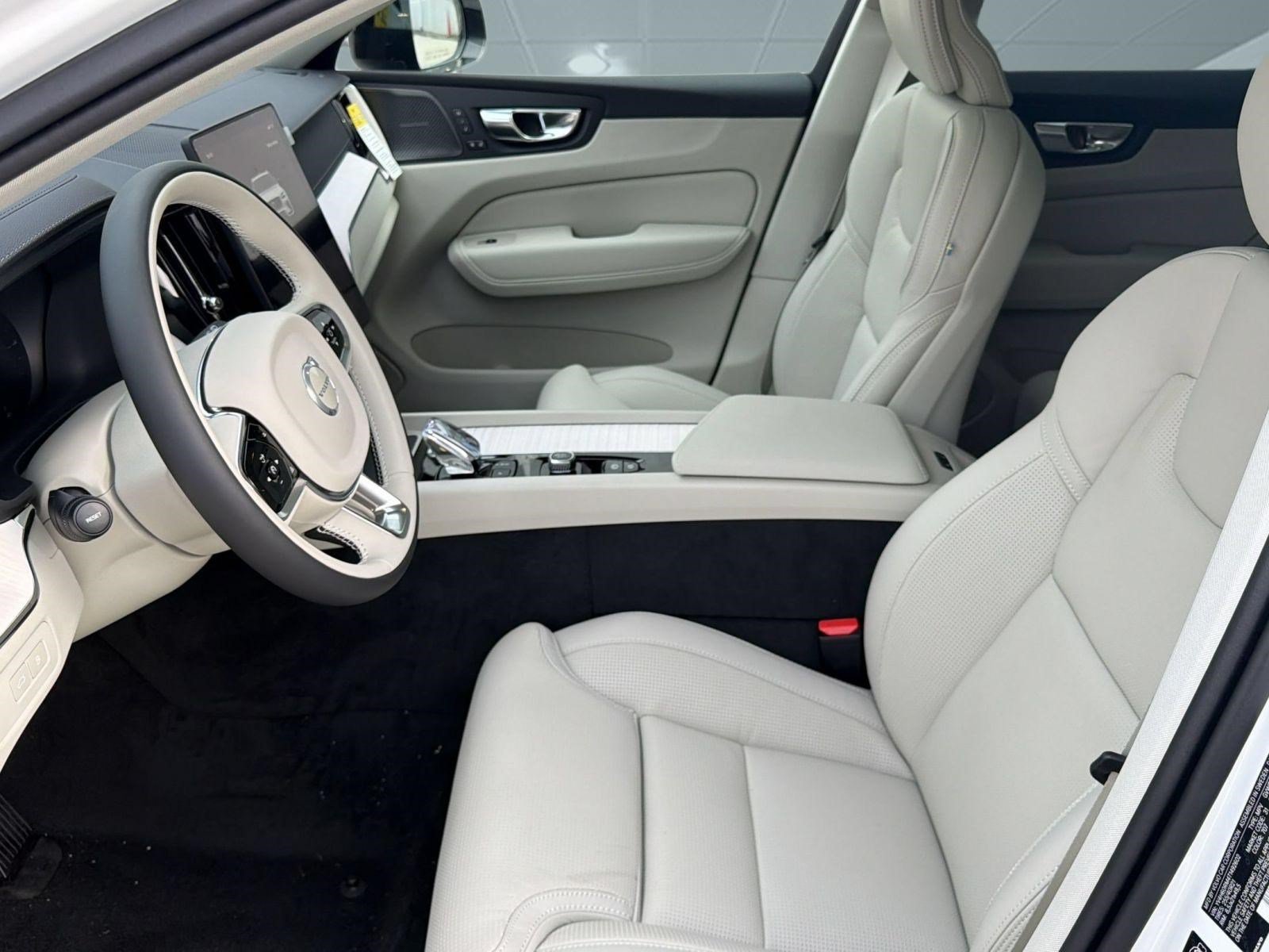 New 2026 Volvo XC60 T8 Ultra w/ Climate Package AWD/4WD image 5