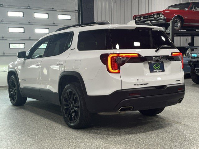 Certified 2023 GMC Acadia SLT w/ Elevation Edition AWD/4WD image 3