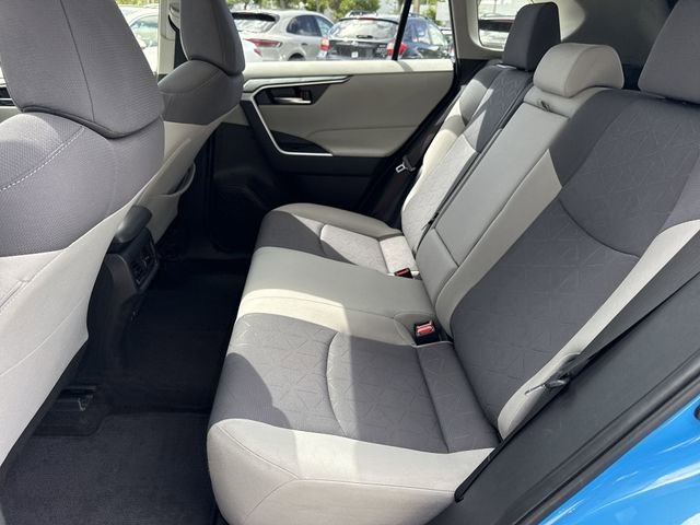 Used 2021 Toyota RAV4 XLE w/ Convenience Package FWD image 23