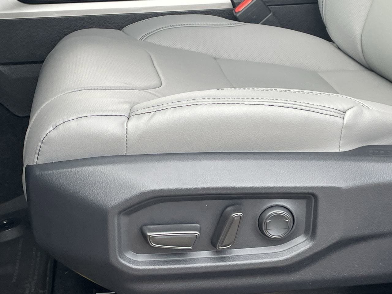 New 2026 Toyota Tundra SR5 image 17