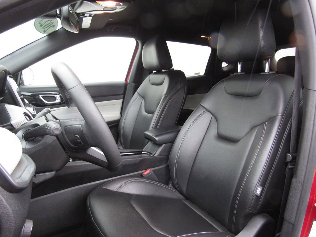 Used 2025 Jeep Compass Limited AWD/4WD image 13