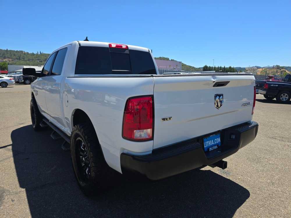 Used 2019 RAM 1500 Classic SLT w/ Luxury Group AWD/4WD image 3
