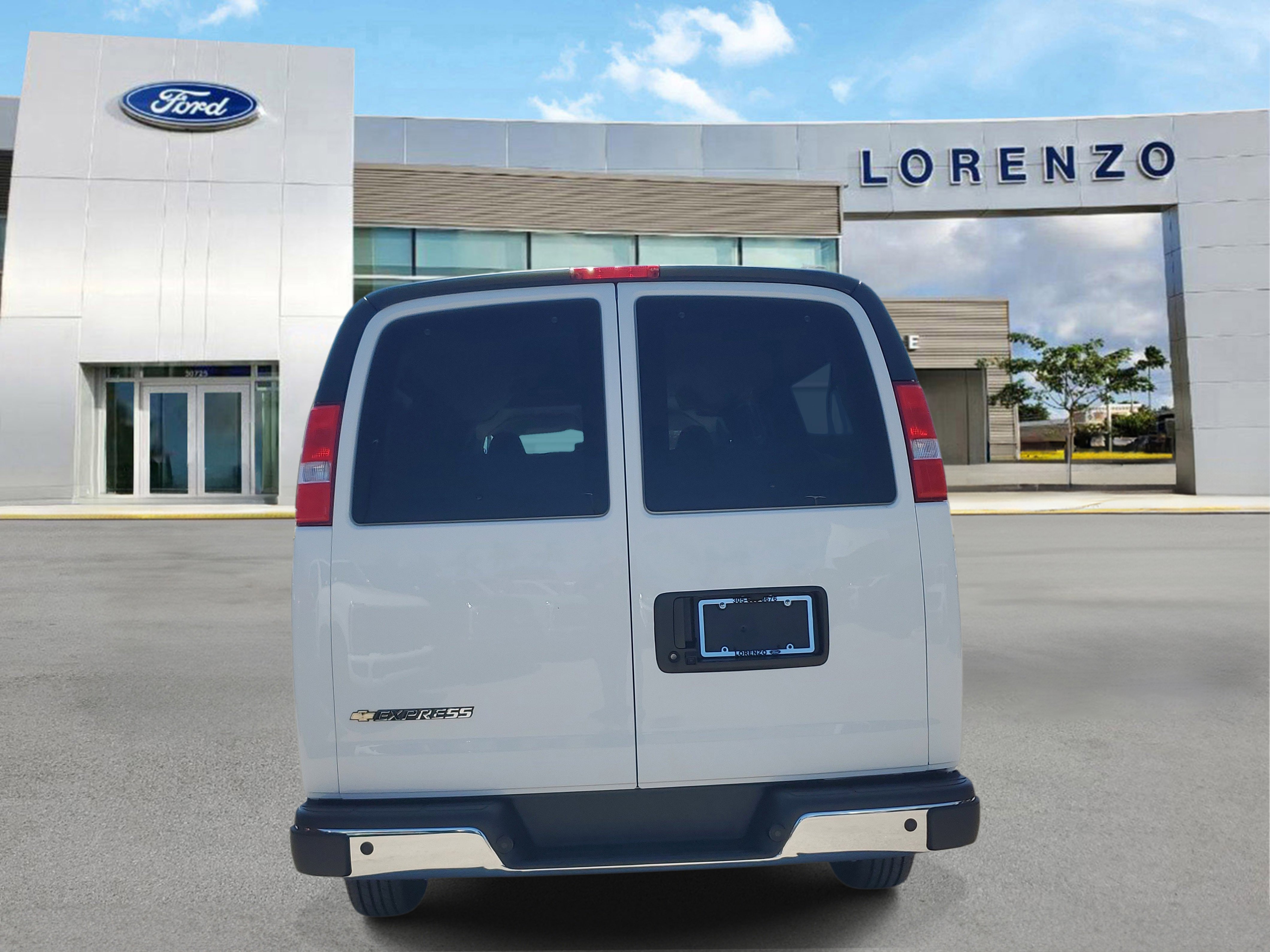 Used 2025 Chevrolet Express 3500 LT w/ LT Preferred Equipment Group RWD image 6