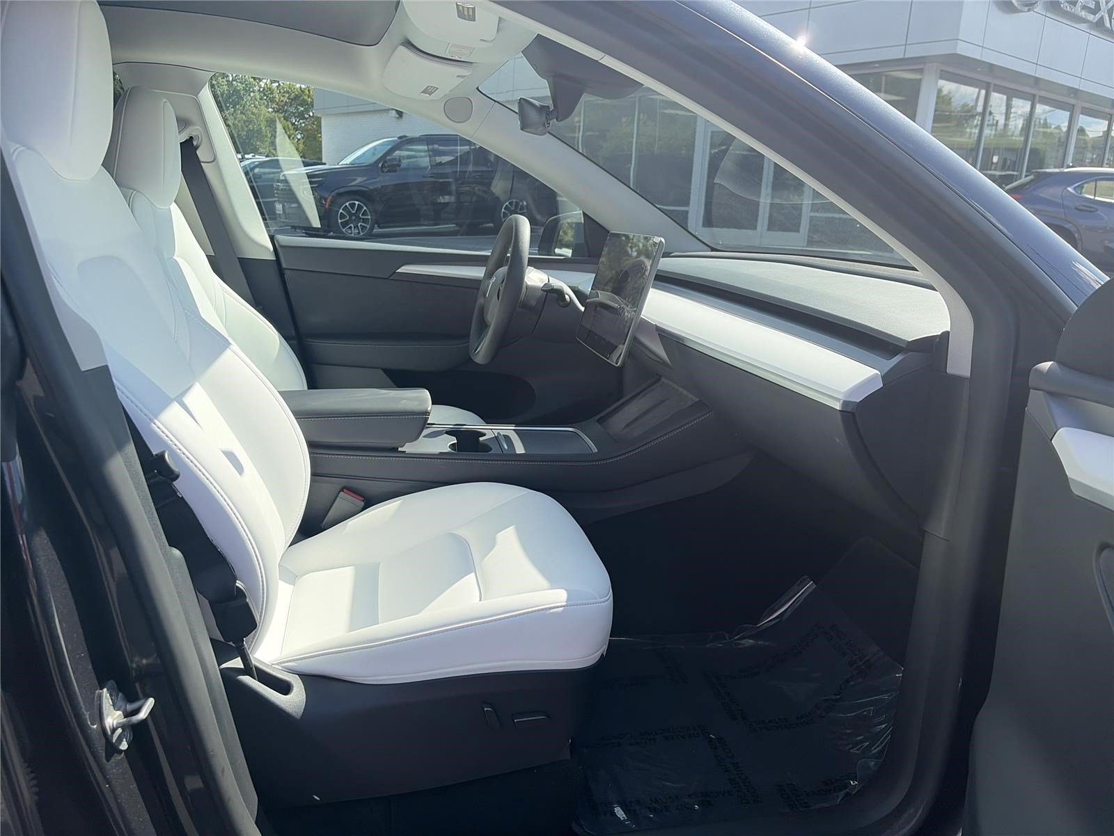Used 2025 Tesla Model Y Long Range RWD image 15