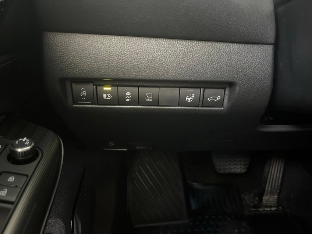 Used 2024 Toyota Venza Limited AWD/4WD image 58