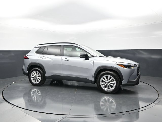 Used 2026 Toyota Corolla Cross LE FWD image 6