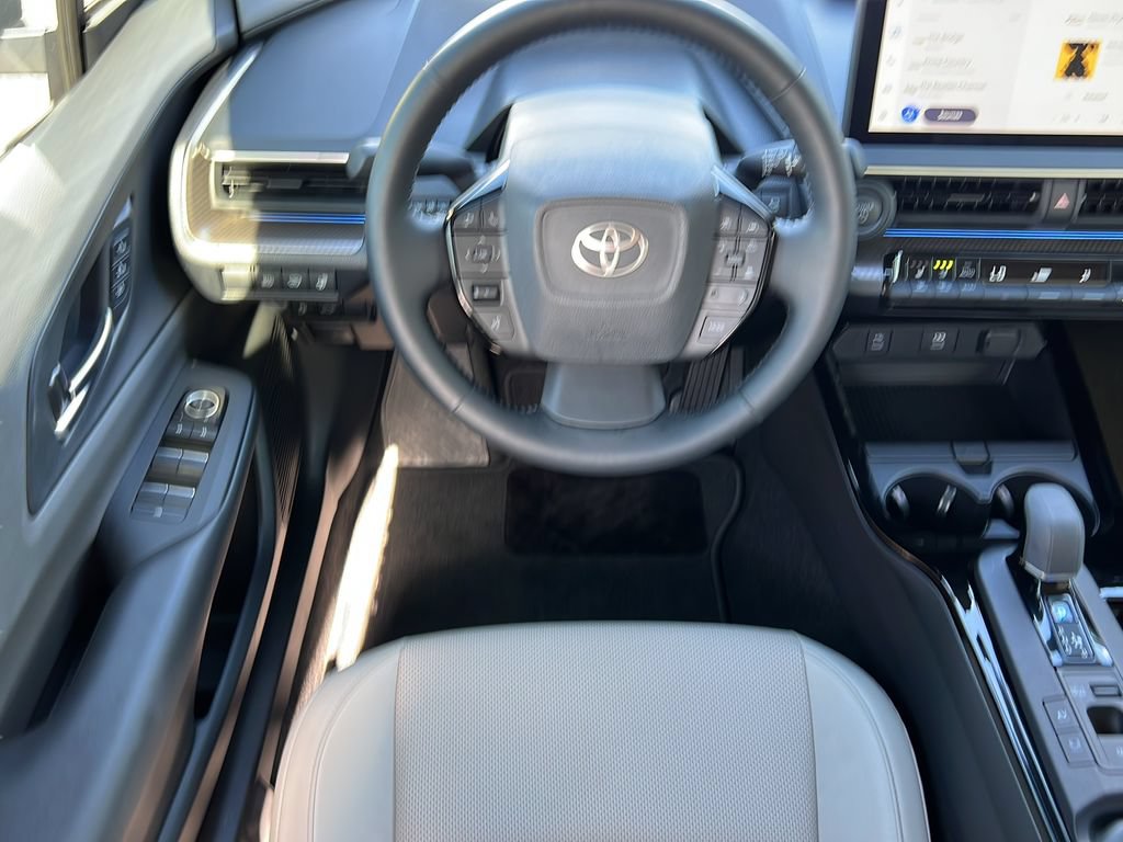 Used 2025 Toyota Prius Limited w/ Limited Premium Package FWD image 12